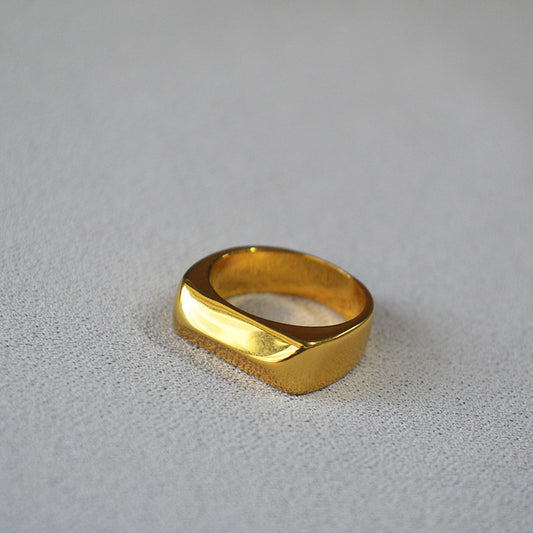 Noa faceted gold statement ring
