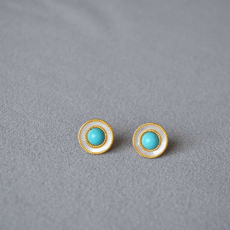 Isla shell round stud earrings