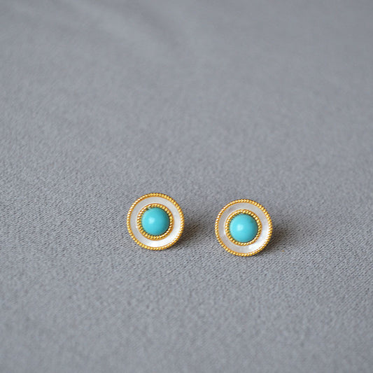 Isla shell round stud earrings